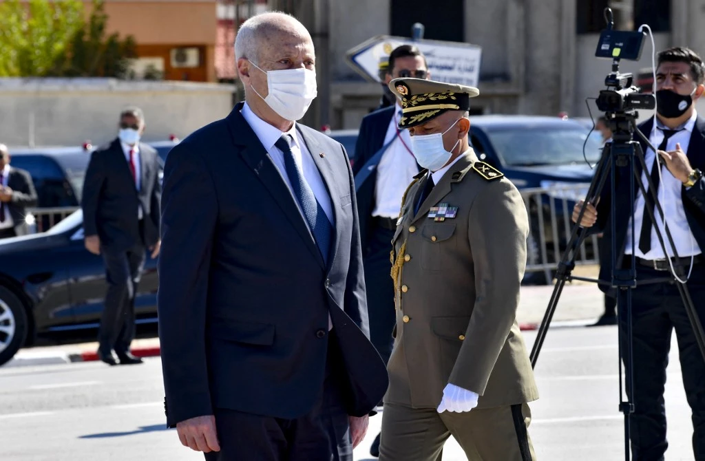 Le président tunisien Kais Saied arrive au mémorial des martyrs de la ville de Bizerte, dans le nord du pays, le 15 octobre 2021 (AFP)