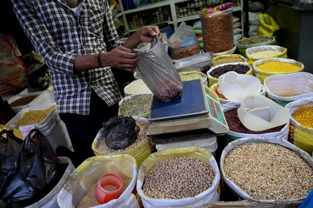 Le Sri Lanka réautorise les produits chimiques dans l'agriculture pour éviter une crise économique