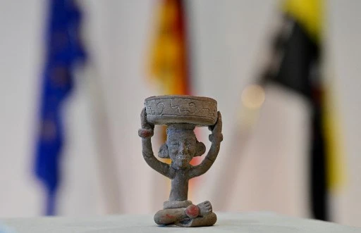 L'Allemagne restitue des artéfacts mayas découverts dans une cave