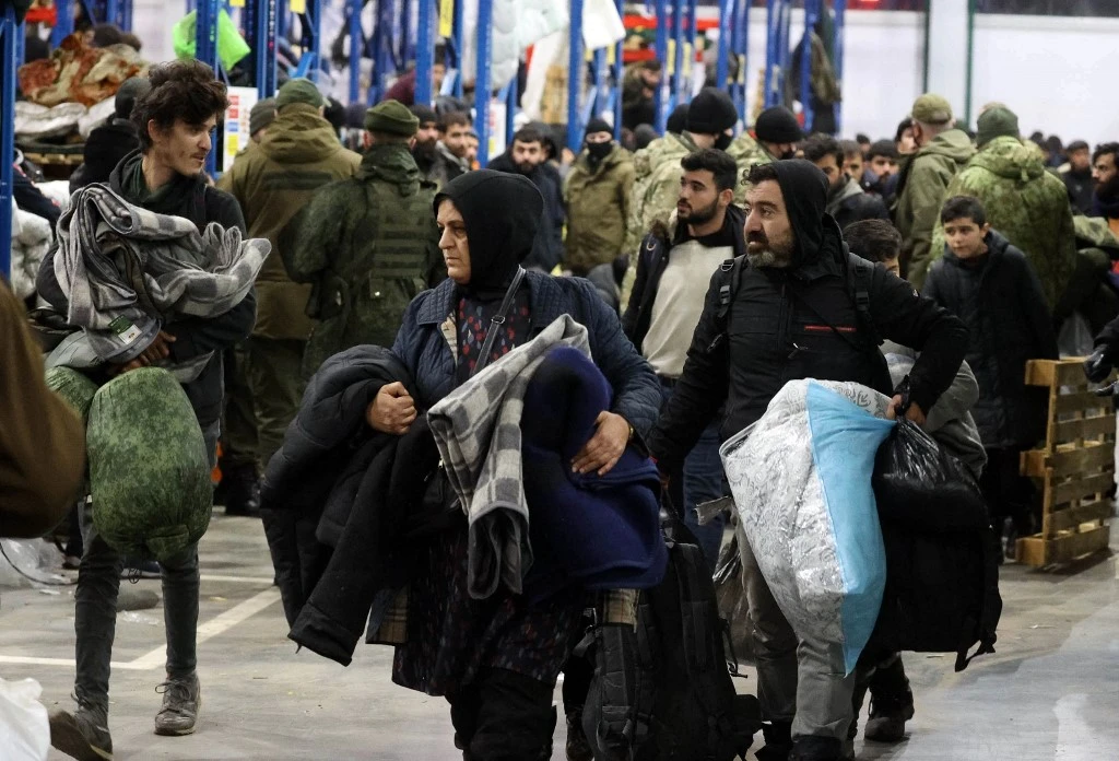 La Pologne affirme que le Bélarus a changé de tactique dans la crise des migrants