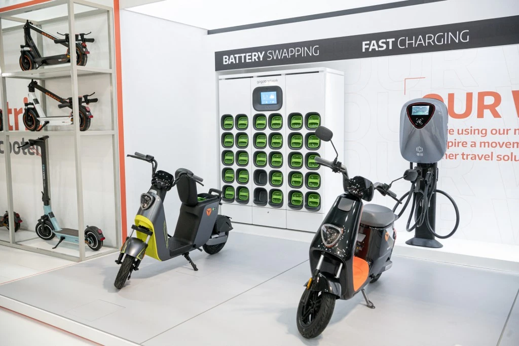 Fulgurantes et silencieuses: les motos entrevoient leur futur électrique