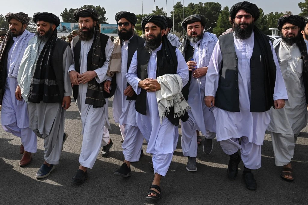 L'Afghanistan, de nouveau taliban et au bord du gouffre humanitaire