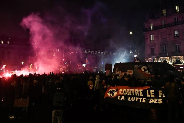 Manifestation à Paris contre l'extrême droite