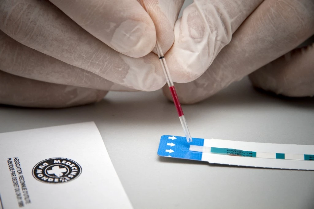 Sida: les courbes des infections ne baissent pas assez rapidement, alerte Onusida