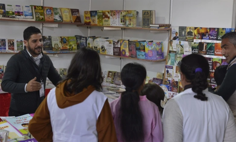 Mechraâ Belksiri : le Salon régional du livre rapproche la culture du monde rural