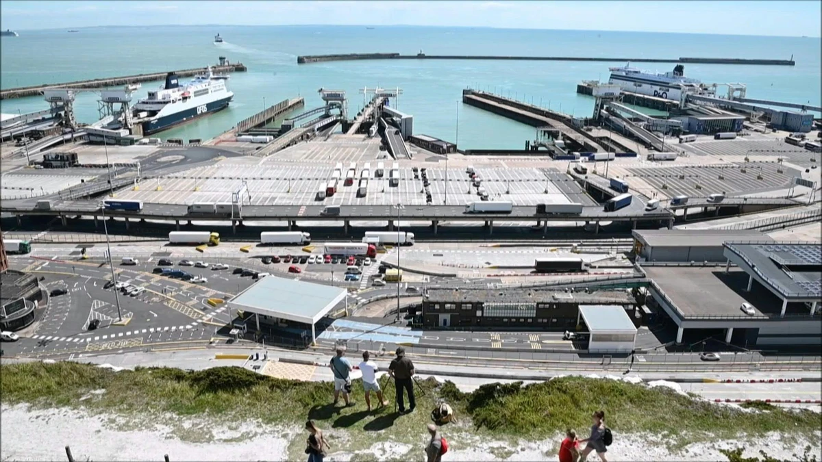 Les pêcheurs français annoncent le blocage de ports et du tunnel sous la Manche pour les marchandises vendredi