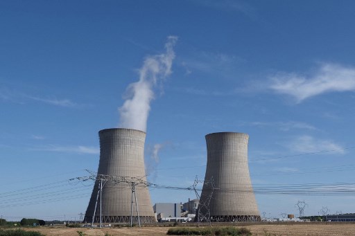 Electricité: vigilance élevée dans l'Hexagone après l'arrêt de 12 réacteurs