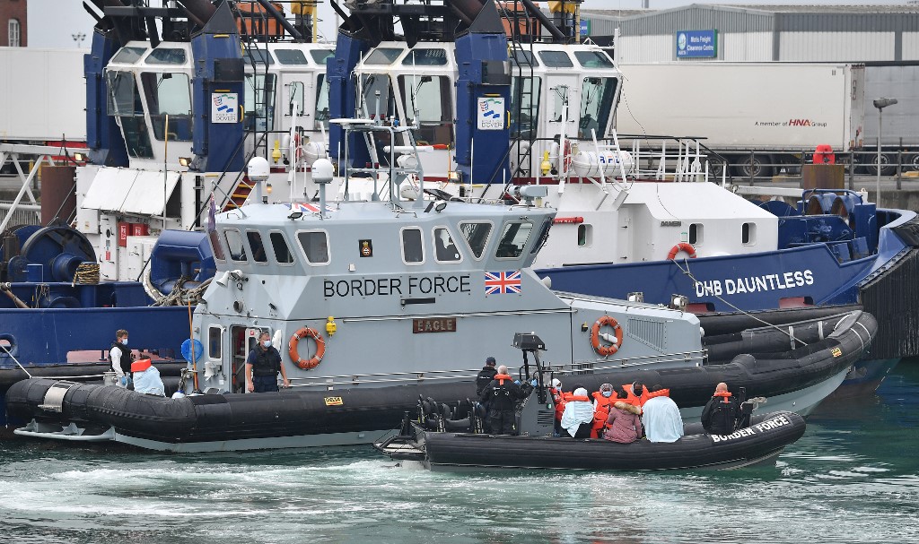 Migrants: la France envisage d'interdire les achats de bateaux en argent liquide