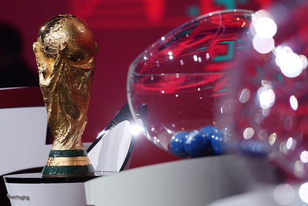 Foot: la Fifa tente de relancer son projet de Mondial biennal