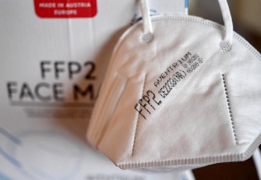 Masques, gants: les hôpitaux français incités à acheter local ou européen