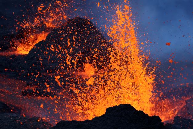 Le Piton de la Fournaise en éruption pour la seconde fois de l'année à La Réunion