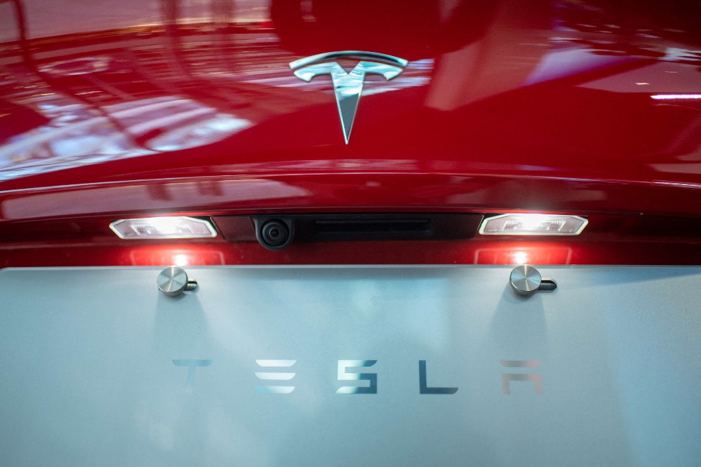G7 a mis à l'arrêt ses taxis électriques Tesla Model 3, le best-seller de la marque et l'une des voitures électriques les plus vendues en Europe (Photo,AFP)