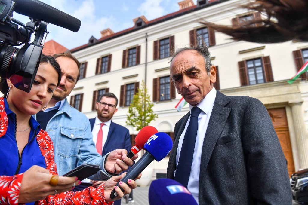 Enquête ouverte après des violences à l'intérieur du meeting d'Eric Zemmour