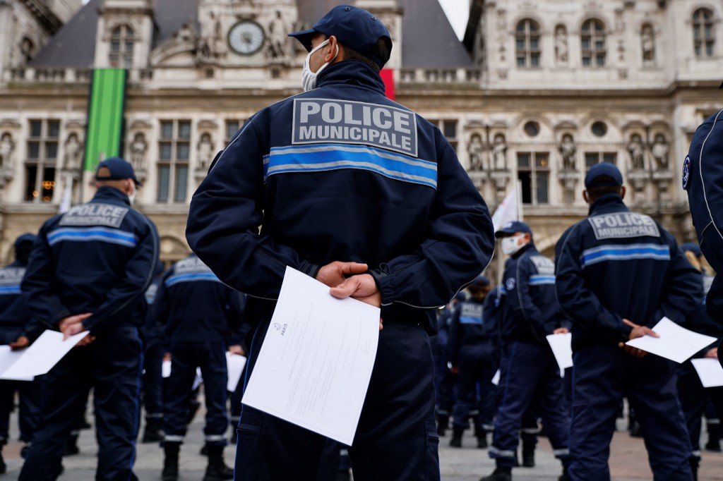 Paris: la nouvelle police municipale à l'épreuve de la grogne sociale