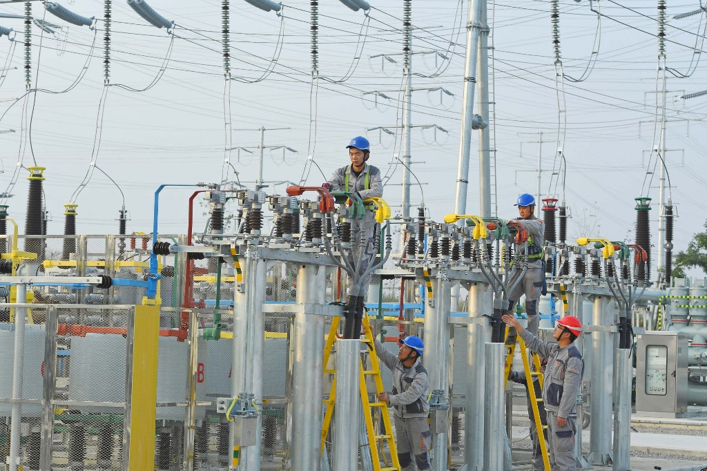 Emirats: un consortium avec EDF remporte un projet de transport d'électricité