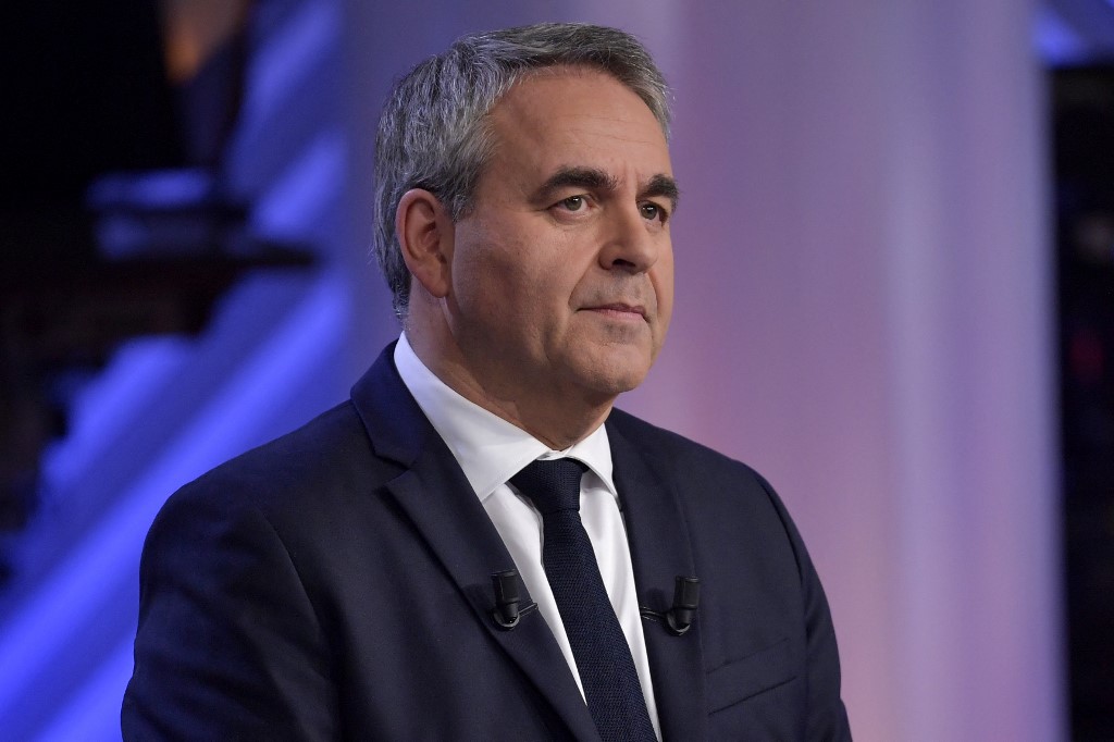 "Je ne regrette vraiment pas, ce sont les adhérents qui ont décidé, c'est la démocratie", a affirmé le président des Hauts-de-France, éliminé au premier tour de la course à l'investiture LR, à son QG de campagne parisien (AFP)