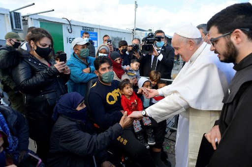 Migrants: le pape François appelle à Lesbos à mettre fin à un «naufrage de civilisation»