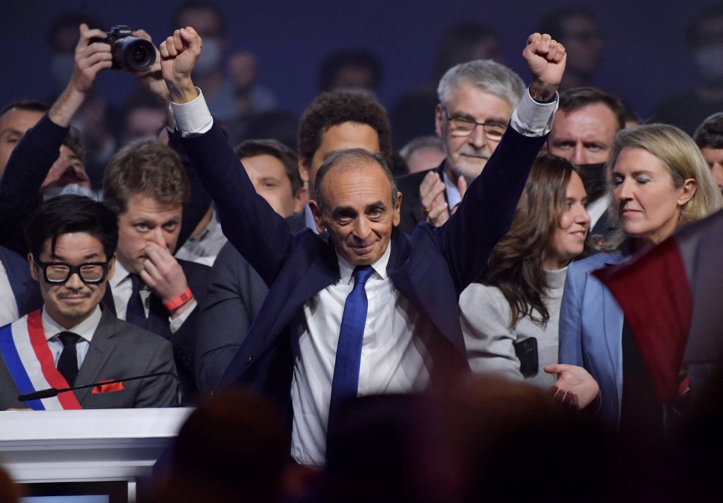 Le 5 décembre, lors du premier meeting de campagne d'Eric Zemmour à Villepinte, plusieurs militants de SOS Racisme, qui avaient exhibé des t-shirts "Non au racisme", avaient été agressés à coups de poings et de jets de chaises par des soutiens du polémiste (Photo, AFP)