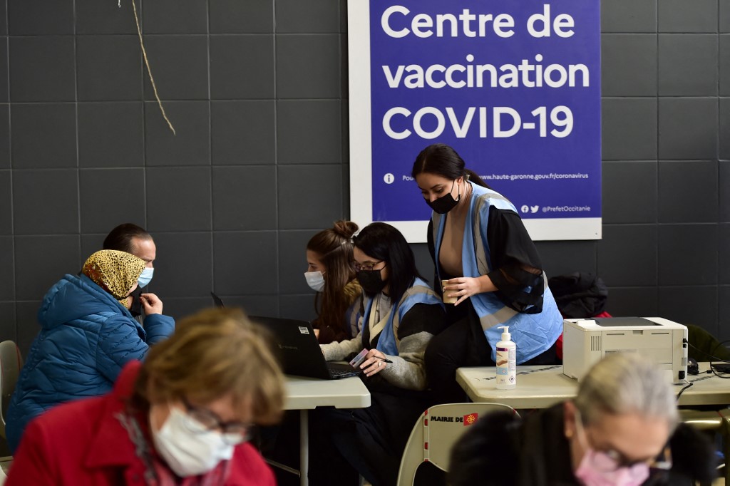 Covid-19: en France, le tout-vaccin plutôt que les restrictions