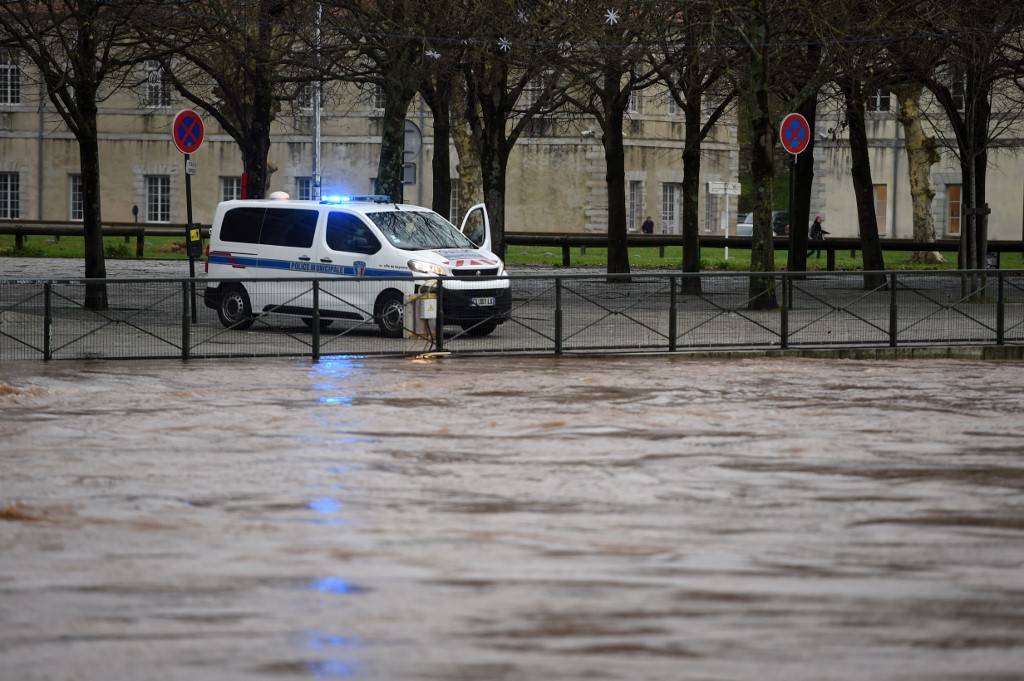 Deux policiers blessés dans des violences urbaines à Compiègne