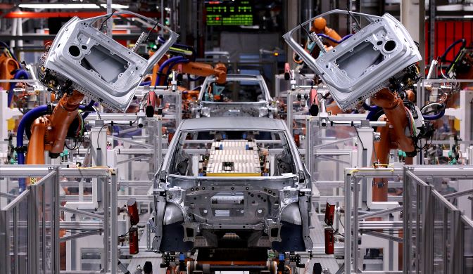 Des châssis aux batteries, course à la reconversion chez Volkswagen