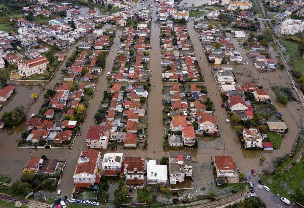 Une femme retrouvée morte en Grèce, frappée par des inondations