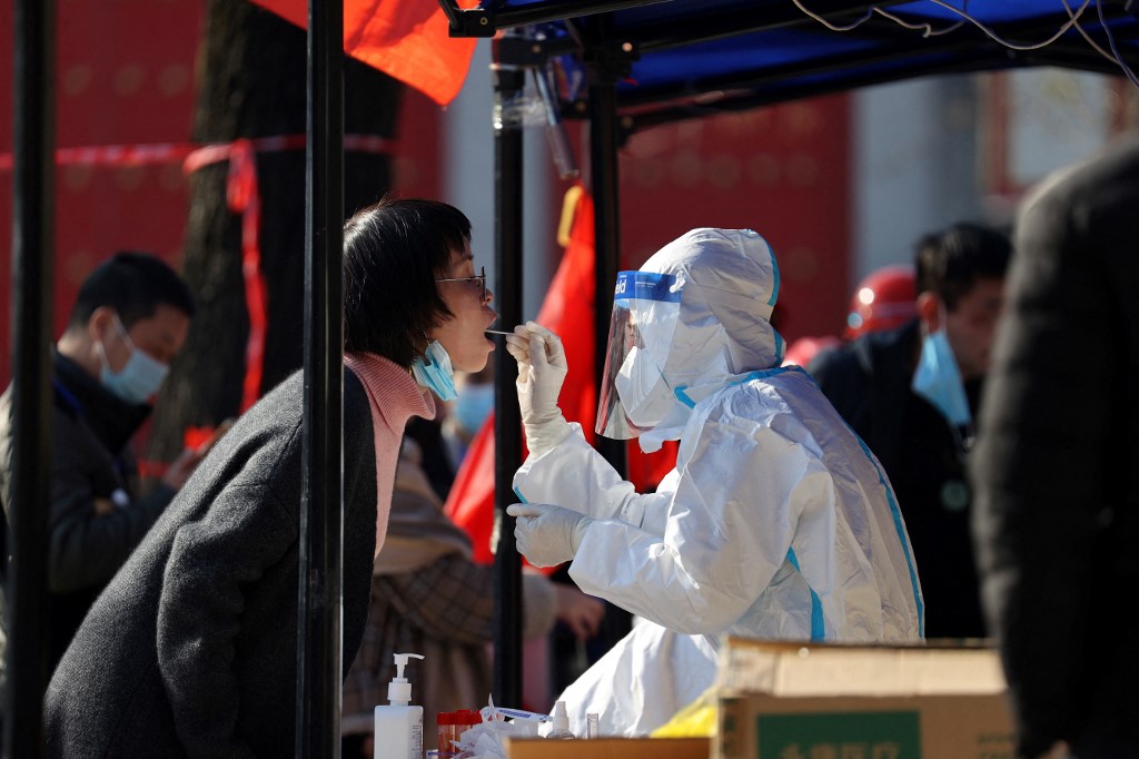 Covid-19: 13 millions d'habitants confinés en Chine, Omicron poursuit sa fulgurante progression