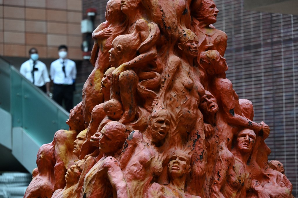 Une statue à la mémoire de Tiananmen déboulonnée à Hong Kong