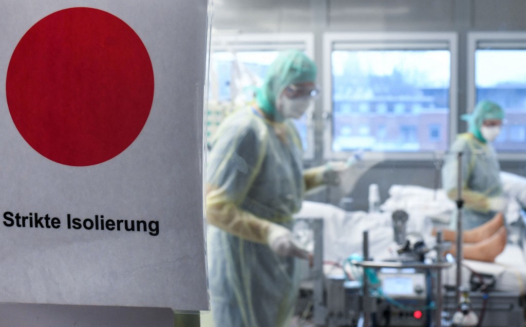Allemagne : les restrictions actuelles ne «suffiront pas» face au variant Omicron