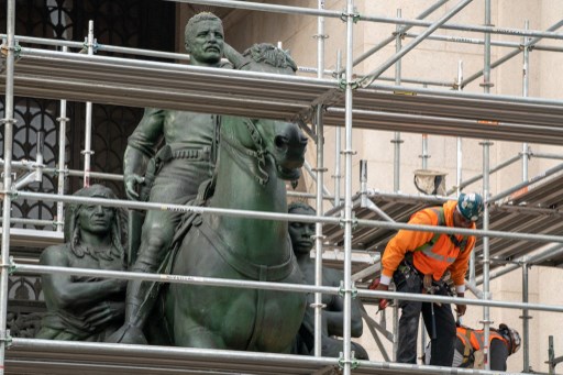 À New York, une statue controversée de Theodore Roosevelt sur le départ