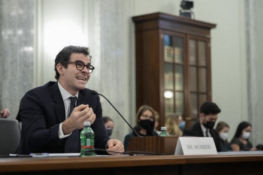 Instagram a un impact positif sur les jeunes, dit son patron aux élus US, convaincus du contraire