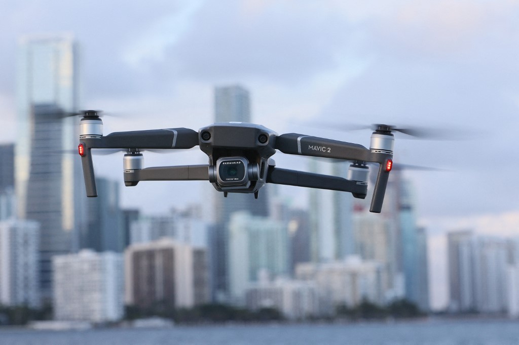 Géant mondial des drones, le chinois DJI visé par les sanctions américaines