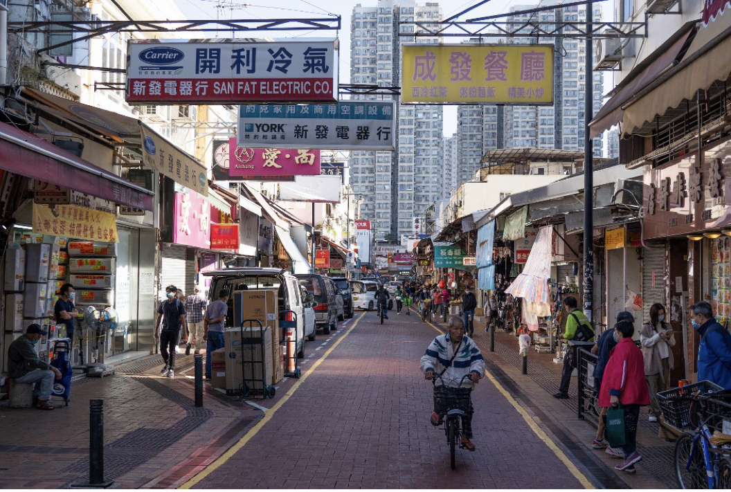 Faute de touristes chinois, les commerces de Hong Kong trouvent des opportunités