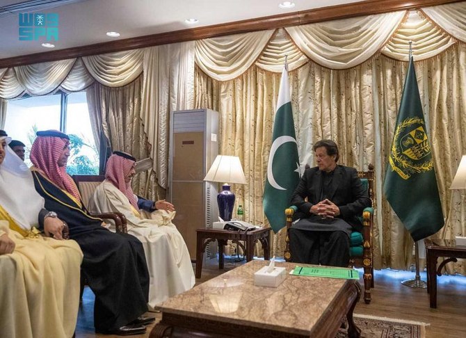 Le ministre saoudien des Affaires étrangères rencontre le Premier ministre pakistanais Imran Khan