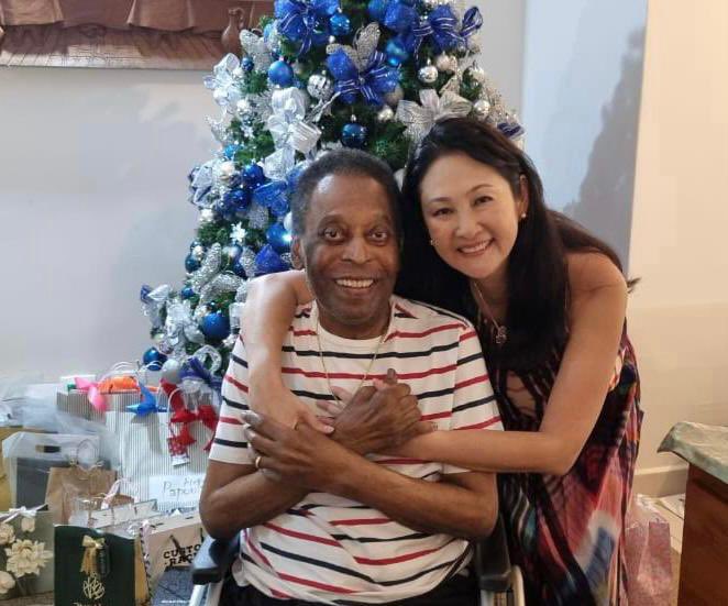 Pelé publie une photo de Noël après sa sortie d'hôpital