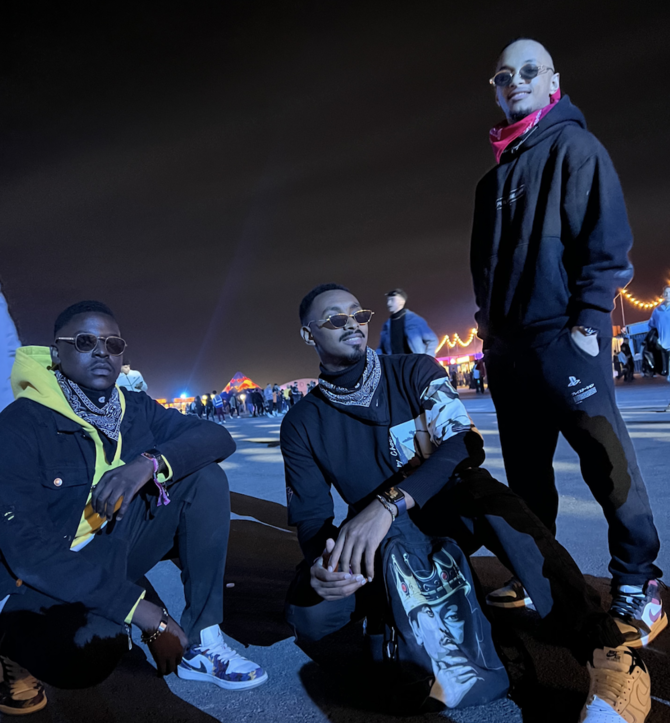 Abdulaziz al-Shahrani et ses amis se présentent à Soundstorm portant des bandanas. (Photo AN/Rahaf Jambi)