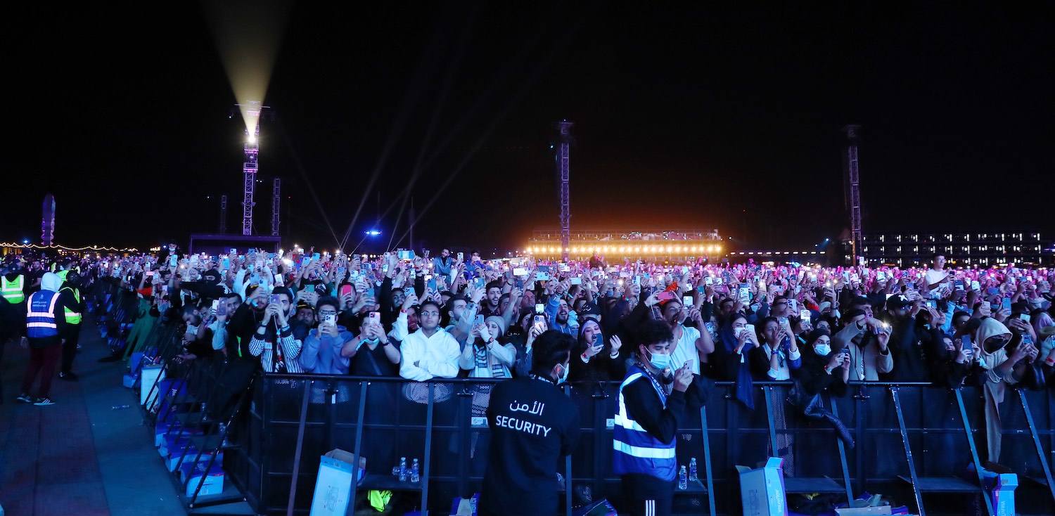 Les festivaliers du monde entier ont afflué dans le désert pour le SANDSTORM de MDLBEAST à Ban Ban pour exprimer leur passion pour la musique. (Une photo de Saleh AlGhannam)