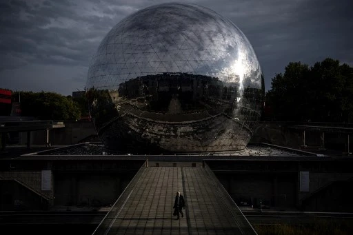 Paris: à la Cité des sciences, un vaccinodrome pour cibler les jeunes