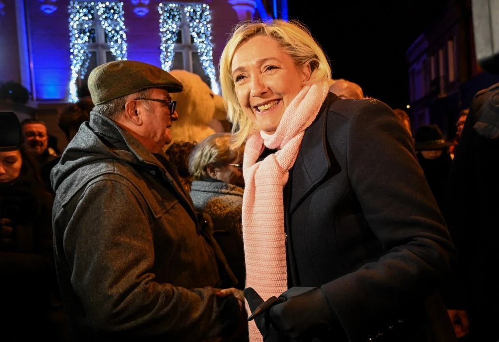 Noël: Le Pen espère la «renaissance» de la France, Zemmour loue la «civilisation» chrétienne
