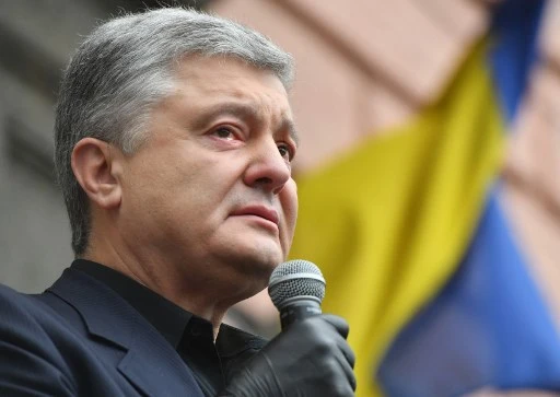 Ukraine: l'ex-président Porochenko suspecté de «trahison»