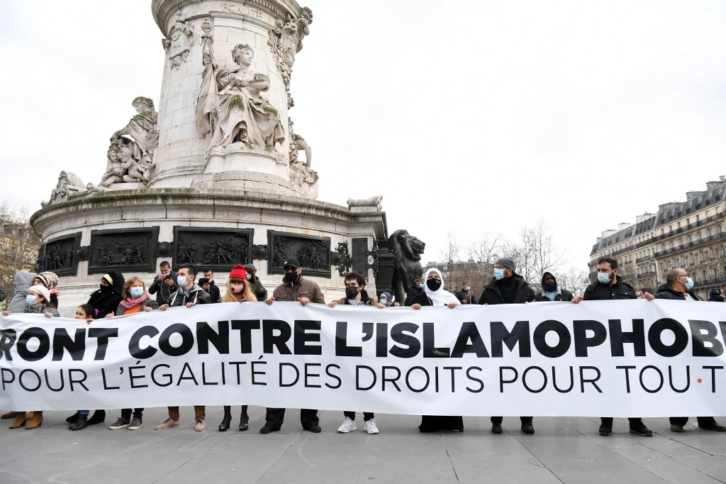 Pourquoi le terme «islamophobie» est-il politiquement dangereux?