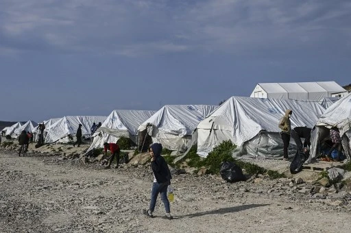 Grèce: nouvelles arrivées de migrants à Lesbos avant la visite du pape