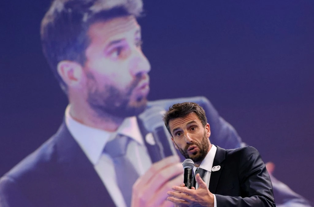 Tony Estanguet, président du comité d'organisation de Paris des Jeux Olympiques et Paralympiques de 2024, prend la parole lors du 103e Congrès des maires et présidents intercommunaux de France à Paris, le 16 novembre 2021 (Photo,AFP)
