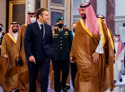 Macron en Arabie saoudite: résoudre les problèmes régionaux!