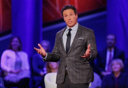 CNN licencie Chris Cuomo pour avoir aidé son frère, l'ex-gouverneur de New York