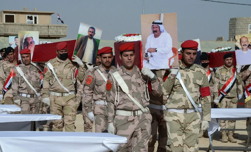 Funérailles en Irak pour 41 yazidis découverts dans une fosse commune