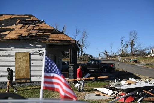 La solidarité s'organise à Mayfield après la tornade meurtrière