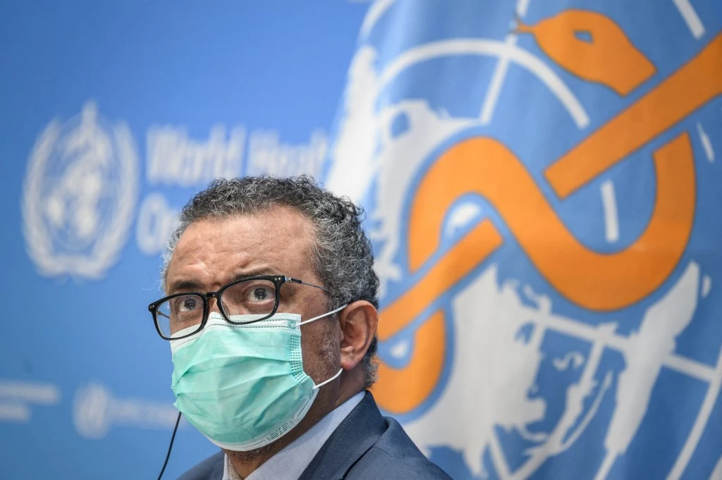 Le directeur général de l'Organisation mondiale de la santé (OMS), Tedros Adhanom Ghebreyesus, assiste à une conférence de presse au siège de l'OMS à Genève le 20 décembre 2021. (AFP)