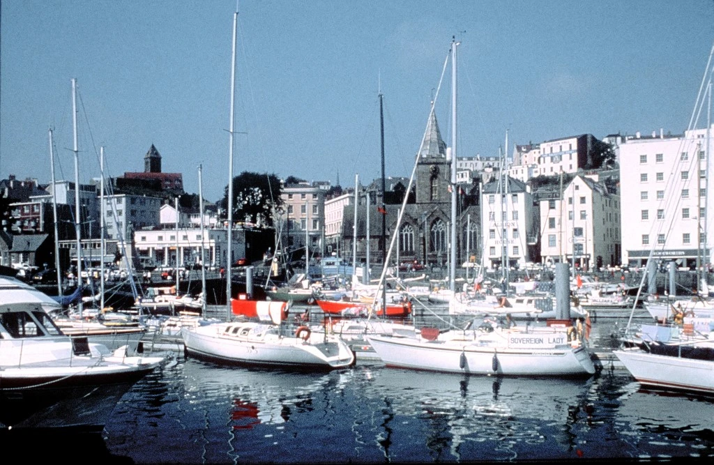 Photo non datée de Saint Peter Port, capitale de l'une des îles anglo-normandes de Guernesey. (AFP)