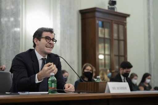 Instagram a un impact positif sur les jeunes, dit son patron aux élus US, convaincus du contraire